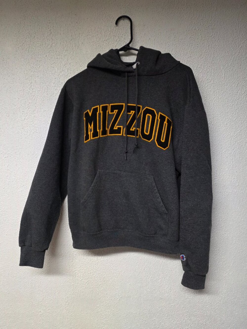 Mens Champion Mizzou Dark Gray Hoodie w/Black and Gold Letters - Size Medium